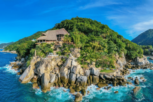 Le Kliff Oceanfront Restaurant in Puerto Vallarta